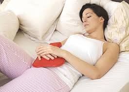 Chườm nóng khi bị đau bụng kinh